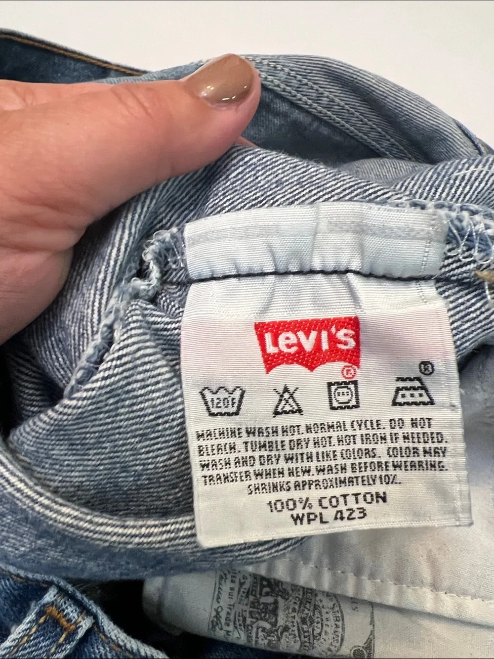 VINTAGE Y2K LEVI’S  DISTRESSED DENIM 501  STRAIGHT LEG JEANS RED BATWING LOGO